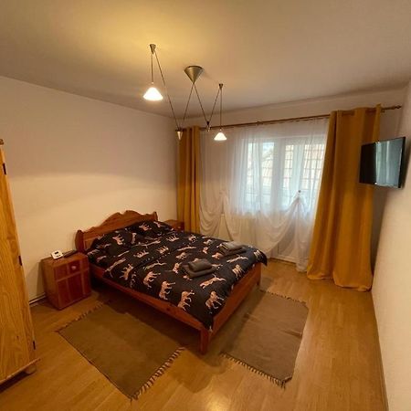 Apartament Zărneşti Esterno foto